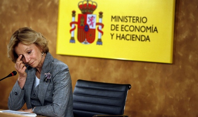 La titular de Economía y Hacienda, Elena Salgado, durante una rueda de prensa en marzo en su ministerio.