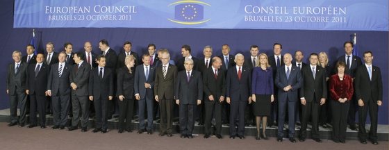 Foto de grupo de los líderes europeos reunidos en Bruselas.