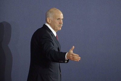 Papandreu en la reunión de hoy en Cannes.