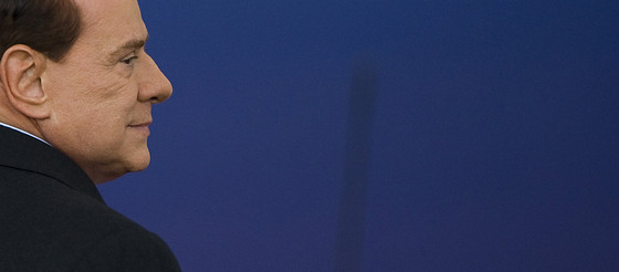 El primer ministro italiano, Silvio Berlusconi, a su llegada a la segunda jornada de la cumbre del G20.