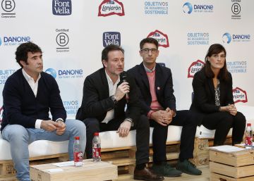 Borja Lafuente, François-Xavier Lacroix, Pablo Sánchez e Irene de la Torre en la presentación del certificado 'B Corp' para Lanjarón y Font Vella.