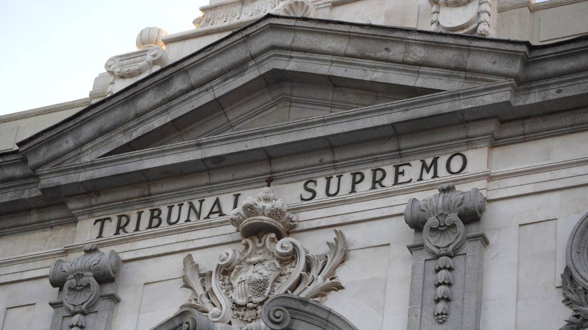 Detalle de la fachada del Tribunal Supremo.