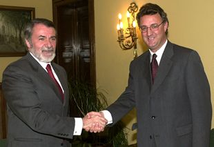 El Gobierno estudiará conceder "permisos transitorios" a los 'sin papeles' con ofertas de trabajo