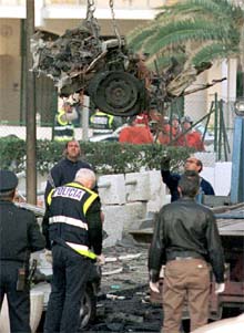 La policía detona un coche bomba cargado con 50 kilos de explosivos en Gandía