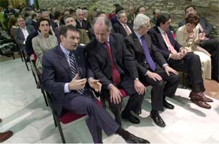 Ibarretxe: "Los vascos quieren un 'lehendakari', no un delegado de Aznar"