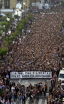 Decenas de miles de personas expresan en San Sebastián su rechazo a ETA
