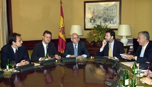 PP y PSOE emplazan a Ibarretxe a liderar el diálogo por la paz