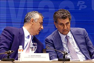 Arenas acusa al PSOE de someter a Piqué a una "cacería infame"