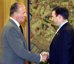 Ibarretxe comunica al Rey que su prioridad es la lucha contra el terrorismo