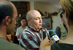   Roldán acusa al Gobierno de discriminación en su primer día de permiso   (EFE)