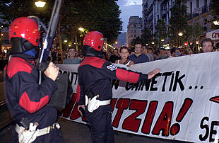   La Ertzaintza impide que Segi se manifieste en San Sebastián    -TEMA: El entorno político de ETA   (Foto: EFE)