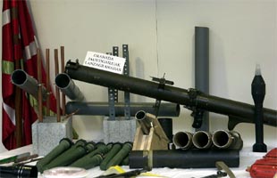 Parte del arsenal intervenido ayer por la Ertzaintza al  comando Buruntza  de ETA