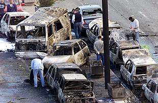 ETA hace estallar un coche bomba con 40 kilos de dinamita ante los juzgados de Vitoria