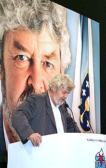 Fraga promete un contrato laboral de un año a los jóvenes desempleados