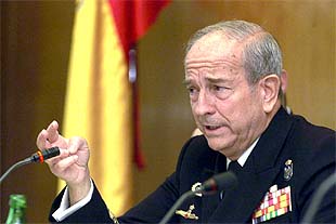 El Jefe del Estado Mayor de la Defensa, el almirante Antonio Moreno Barberá, durante su intervención ante la Comisión de Presupuestos del Congreso.