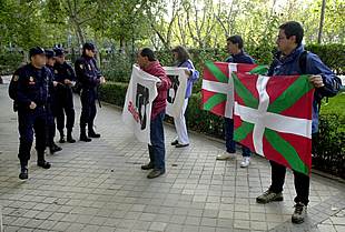 El fiscal pide prisión incondicional para 11 miembros de Gestoras pro Amnistía