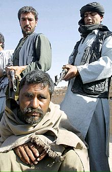 El 'mulá' Omar ordena a los talibanes que abandonen el feudo de Kandahar