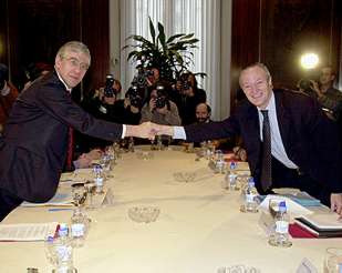 Londres y Madrid esperan llegar a un acuerdo sobre Gibraltar en el verano de 2002