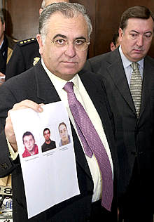 Cotino afirma que el armamento hallado en Urretxu era un "polvorín de muerte"