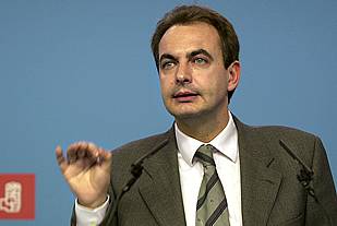 Zapatero asegura que la nueva dirección del PSE no variará la estrategia política