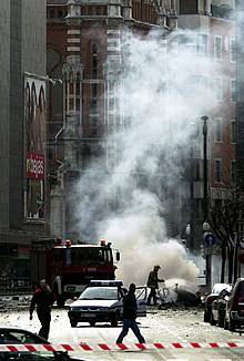 ETA hace estallar un coche bomba en el centro de Bilbao y causa dos heridos leves