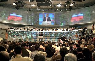 El presidente de la Comisión organizadora, Pío García Escudero, durante su discurso de apertura.