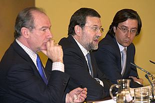 Cabanillas responsabiliza a la embajada en Rabat del bulo sobre González y Yussufi