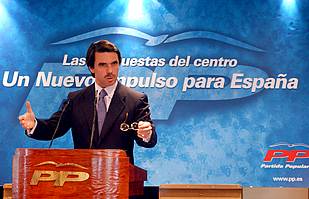 Aznar acusa al PSOE de ir "de paseo con Batasuna" en las protestas de Barcelona