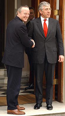 Piqué y Straw mantienen la intención de alcanzar un acuerdo sobre Gibraltar este verano