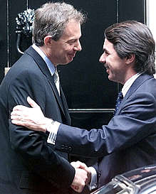 Aznar y Blair se comprometen a seguir negociando el futuro de Gibraltar