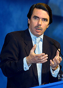 Aznar defiende sus reformas de "progreso" frente a la "oposición de pancarta" del PSOE