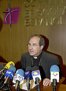 El Gobierno acusa a los obispos vascos de defender "la total impunidad de Batasuna"