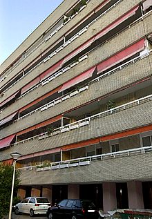 Vista del edificio situado en la calle Nueva Zelanda de Madrid donde residía Abdalrahman Alamaot Abu-Aljer.
