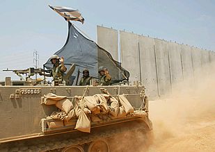 Los  palestinos dan su visto bueno al plan de seguridad del ministro israelí de Defensa