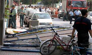 ETA hace estallar una bomba en una hamburguesería de Torrevieja