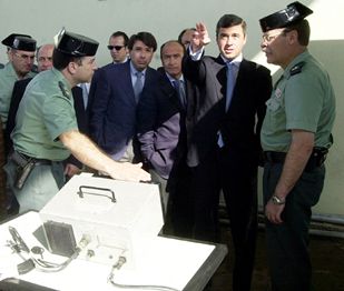 Acebes presenta el nuevo sistema de vigilancia para el Estrecho y Canarias