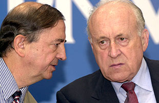 Arzalluz afirma que el País Vasco vive en "estado de excepción" por el cerco a Batasuna