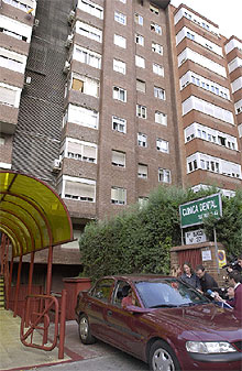 Imagen del bloque donde se ha hallado el cadáver, en la Avenida de Burgos.