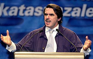 Aznar acusa al Gobierno vasco de traicionar a la causa democrática