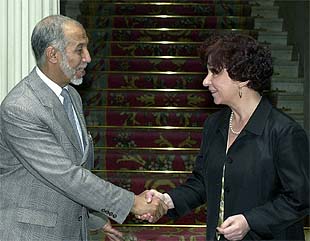 Palacio pone a Argelia como ejemplo de gestión migratoria frente a Marruecos