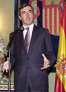Madrid y Vitoria se enfrentan por la ampliación de la plantilla de la Ertzaintza