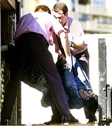 Hallados cinco inmigrantes muertos en el remolque de un camión en Algeciras