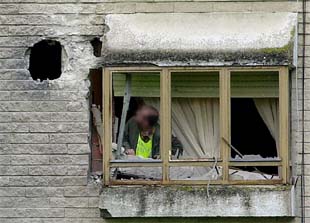 ETA ataca con granadas el cuartel de la Guardia Civil en la localidad navarra de Urdax