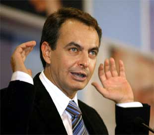 Zapatero reitera en Salamanca su estricto régimen de incompatibilidades