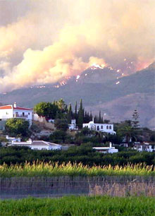 Controlado el incendio de la sierra granadina en el que falleció un hombre