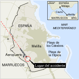 Un avión se sale de la pista y choca con una valla al aterrizar en el aeropuerto de Melilla
