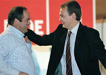 Zapatero y Bono, en el acto de presentación de los cabezas de lista en Castilla-La Mancha para las elecciones.