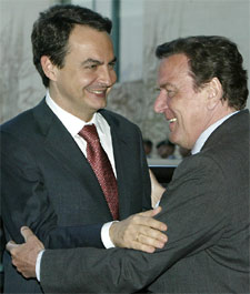 Schröder y Zapatero promoverán una resolución de la ONU sobre el futuro de Irak
