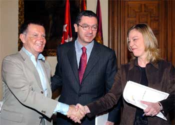 Gallardón ha presentado hoy el dispositivo ornamental para la boda.