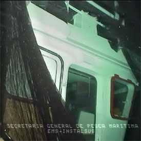 Imagen del 'O Bahía' analizada por los servicios de rescate.